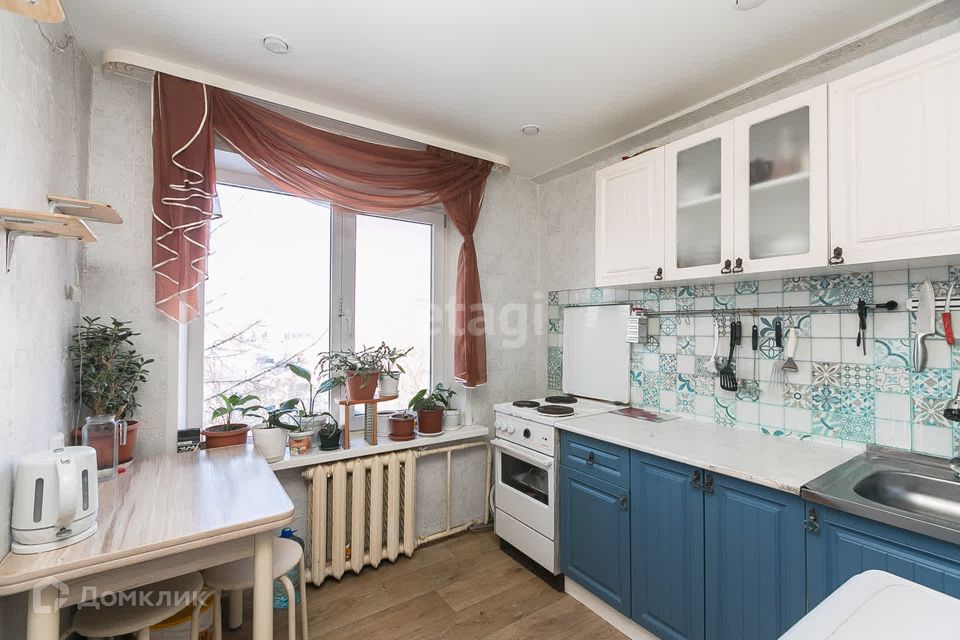 Продаётся 4-комнатная квартира, 69.8 м²