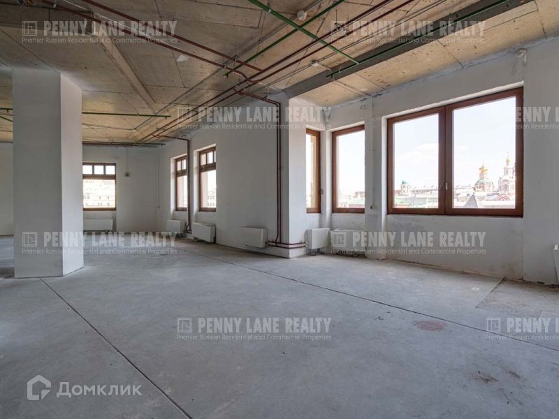 Продаётся 3-комнатная квартира, 207 м²