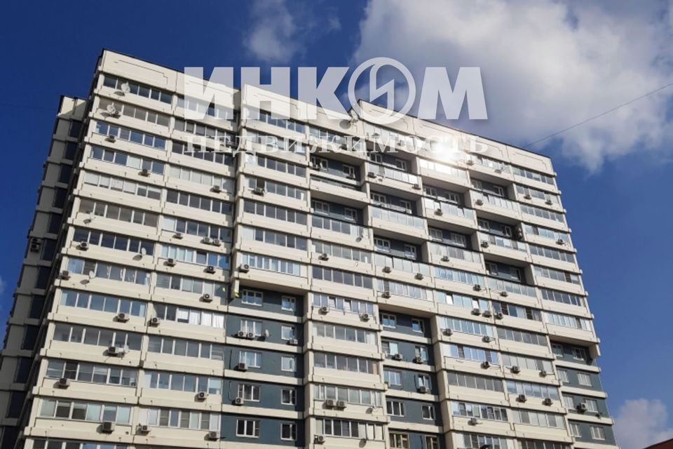 Продаётся 4-комнатная квартира, 206.2 м²