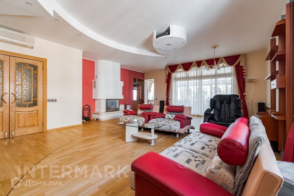 Сдаётся 5-комнатная квартира, 255 м²