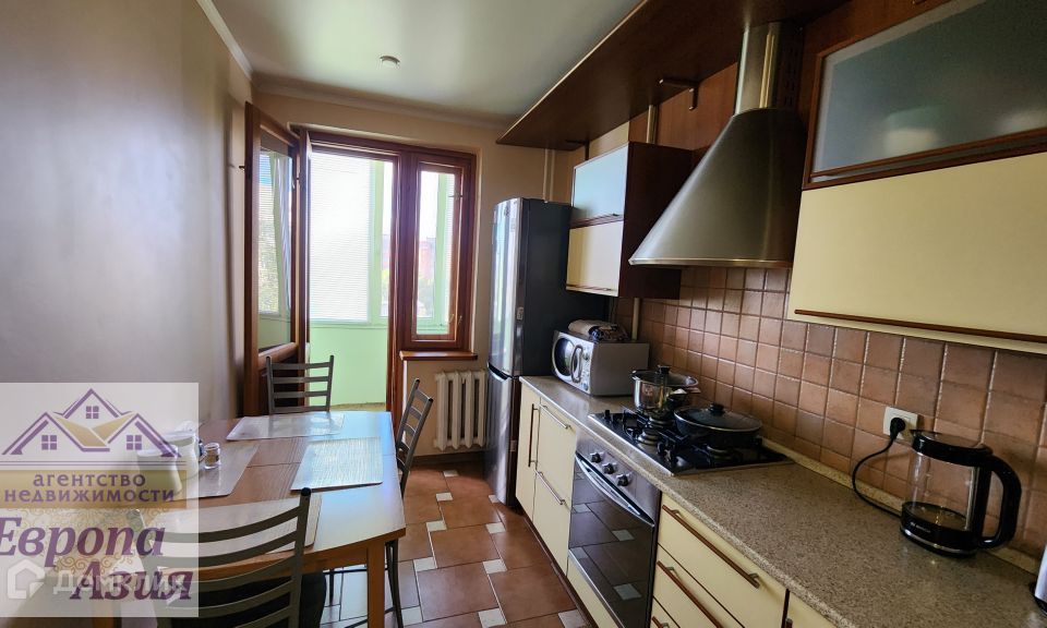 Продаётся 3-комнатная квартира, 65.2 м²