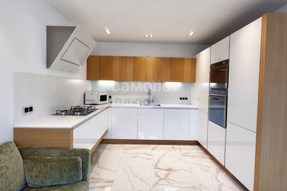 Продаётся 3-комнатная квартира, 101.8 м²
