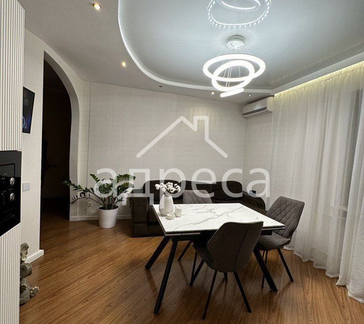 Продаётся 1-комнатная квартира, 61 м²
