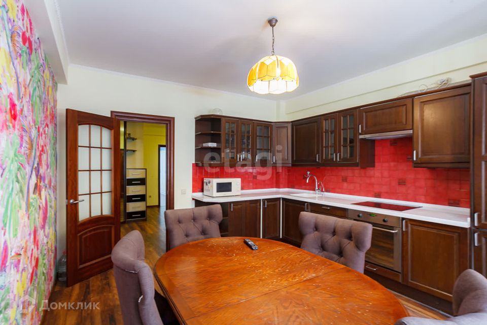 Сдаётся 3-комнатная квартира, 120.6 м²