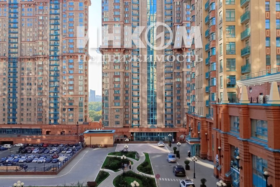 Продаётся 3-комнатная квартира, 105 м²