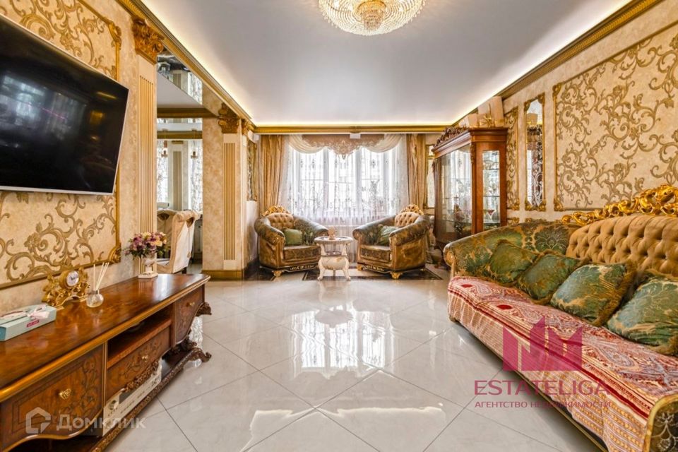 Сдаётся 3-комнатная квартира, 130 м²