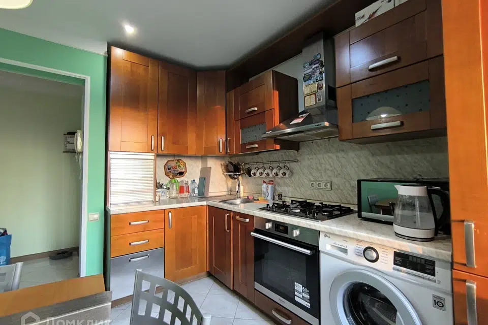 Продаётся 4-комнатная квартира, 77 м²