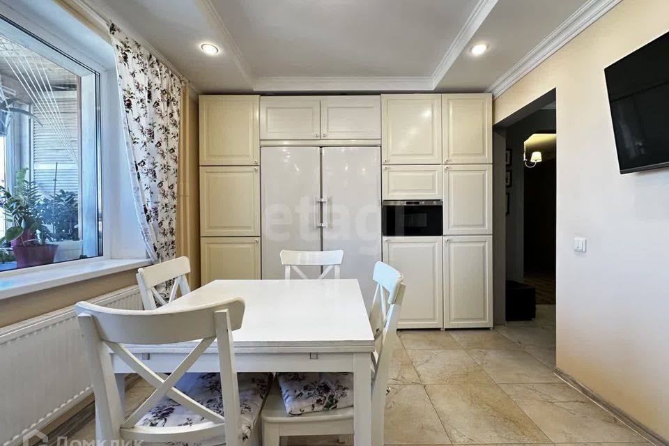 Продаётся 3-комнатная квартира, 103 м²