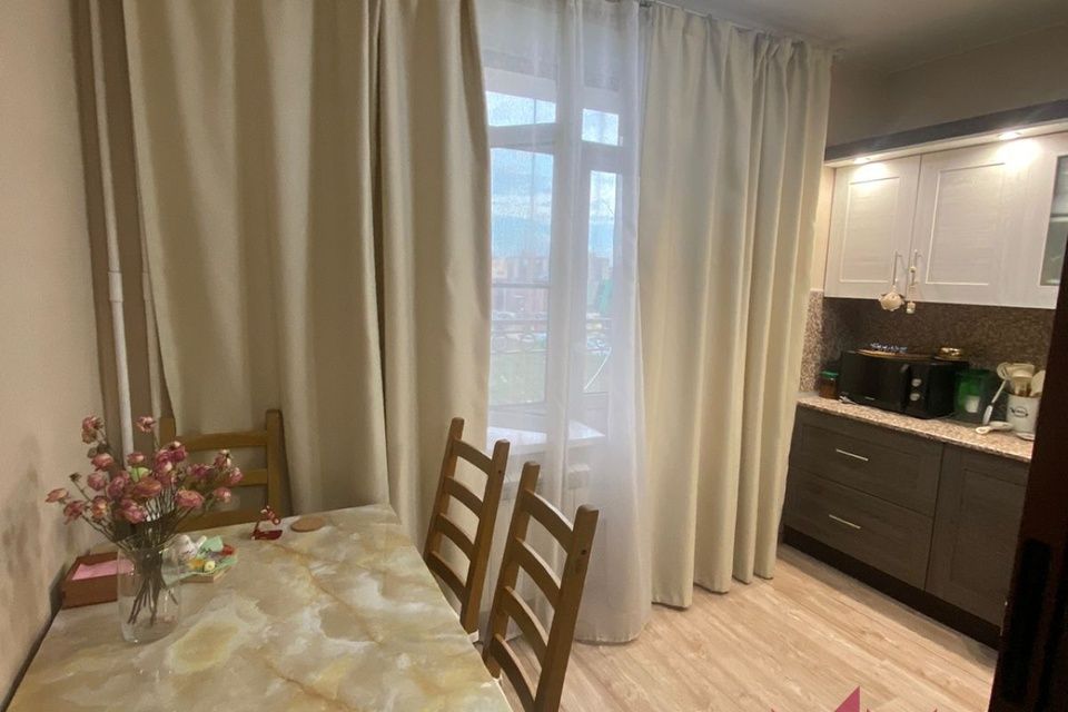 Продаётся 1-комнатная квартира, 38 м²