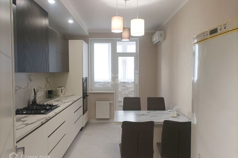 Продаётся 2-комнатная квартира, 69.6 м²