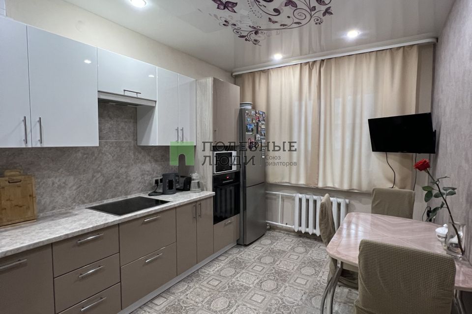 Продаётся 2-комнатная квартира, 77 м²