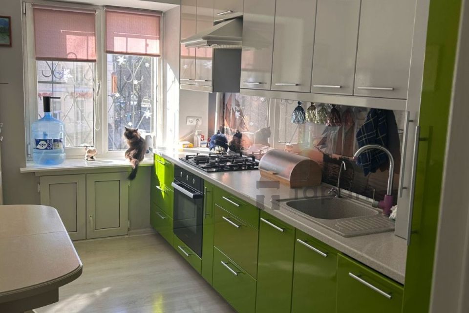 Продаётся 4-комнатная квартира, 75.2 м²