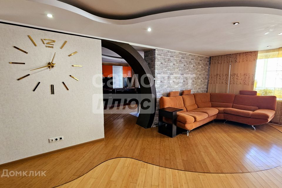 Продаётся 3-комнатная квартира, 136 м²