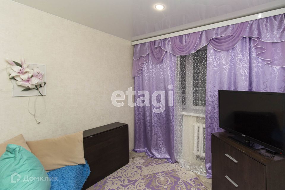 Продаётся 3-комнатная квартира, 46.9 м²