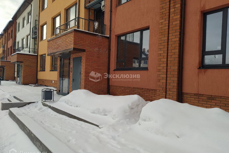 Продаётся 2-комнатная квартира, 79.6 м²