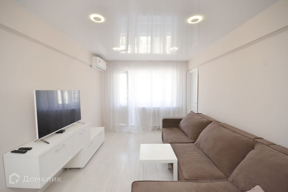 Продаётся 3-комнатная квартира, 48.7 м²