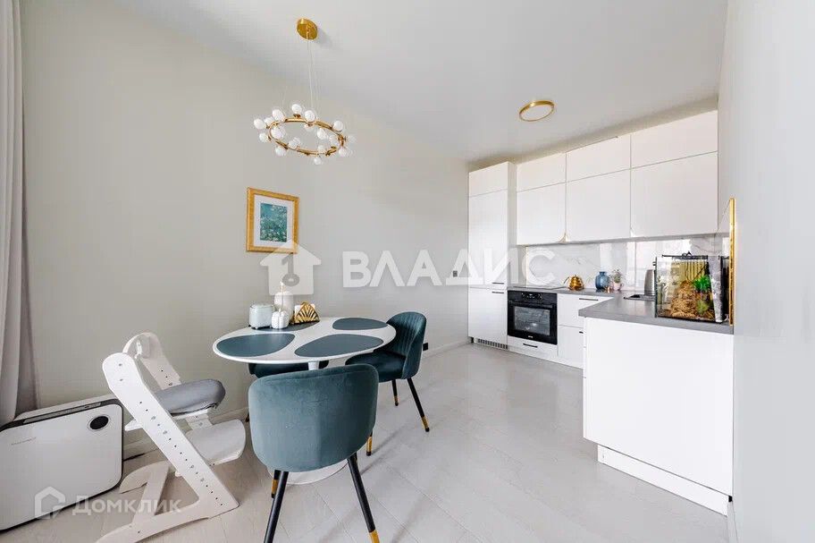 Продаётся 1-комнатная квартира, 42 м²