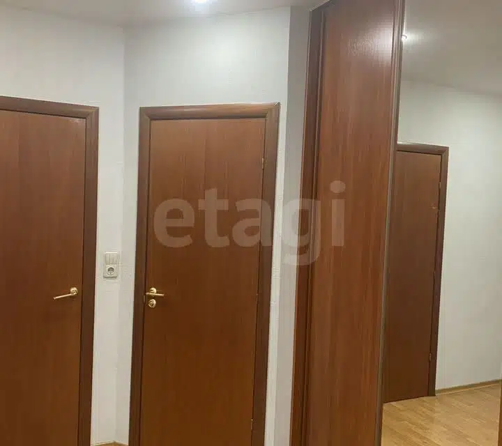 Продаётся 3-комнатная квартира, 111.2 м²
