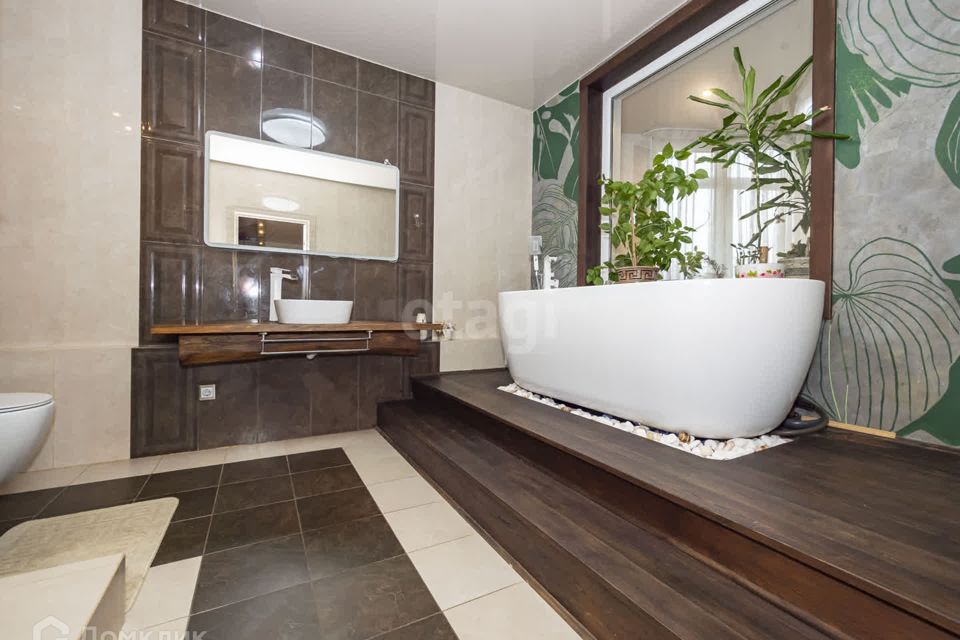 Продаётся 3-комнатная квартира, 117 м²