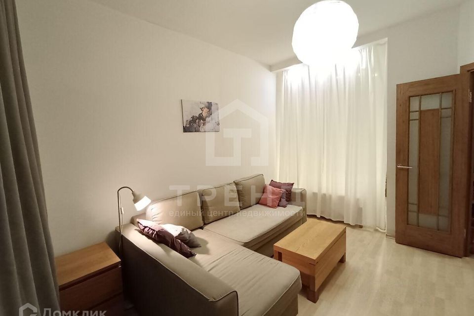 Продаётся 1-комнатная квартира, 43 м²