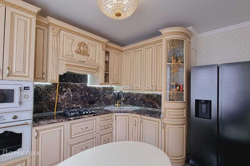 Продаётся 4-комнатная квартира, 115 м²