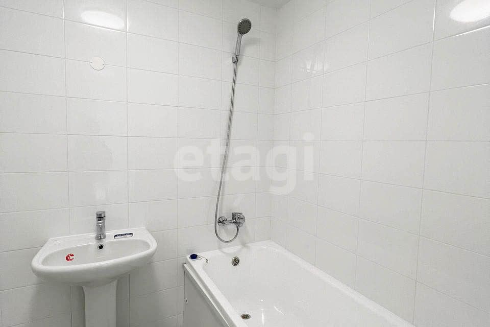 Продаётся 1-комнатная квартира, 37.9 м²