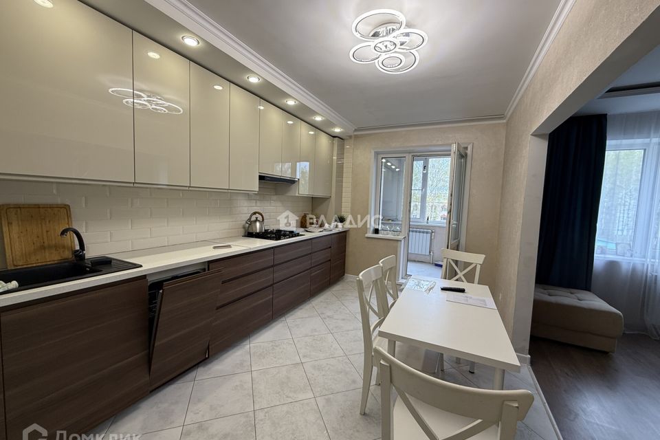 Сдаётся 3-комнатная квартира, 106 м²
