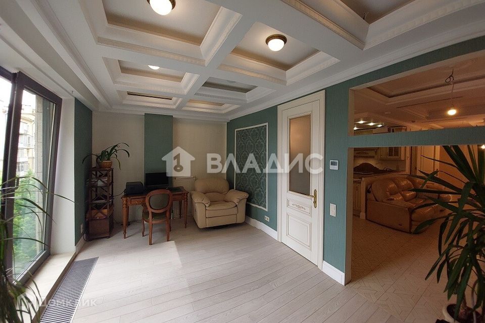 Продаётся 5-комнатная квартира, 141.1 м²