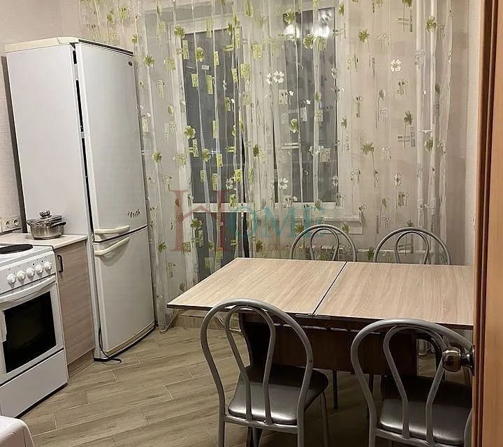 Сдаётся 2-комнатная квартира, 62 м²