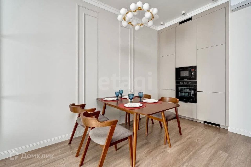 Продаётся 2-комнатная квартира, 82 м²