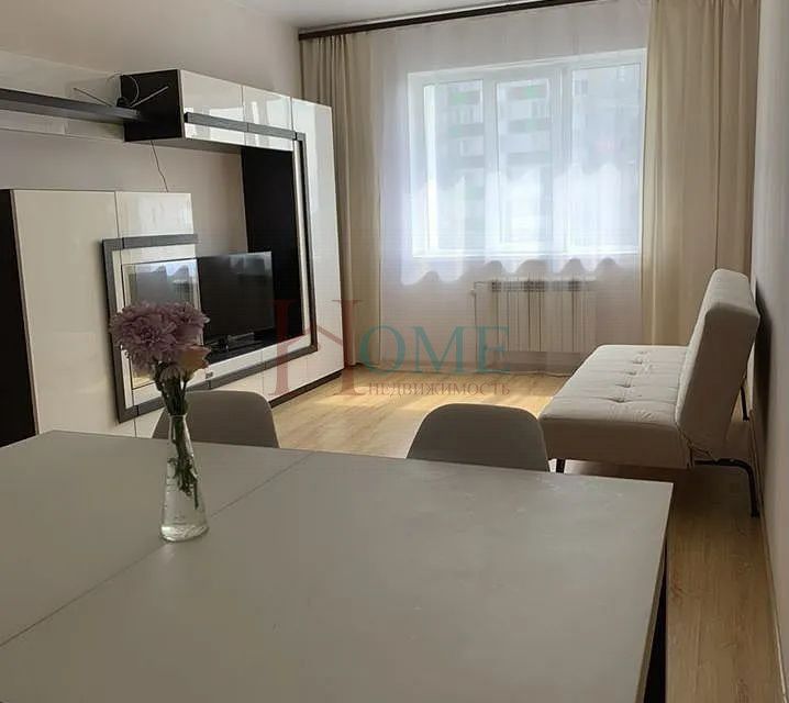 Сдаётся 2-комнатная квартира, 60.6 м²