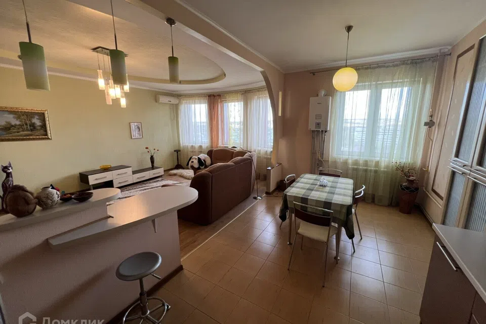 Продаётся 2-комнатная квартира, 98 м²
