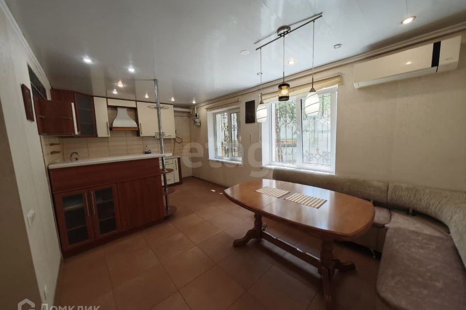 Продаётся 2-комнатная квартира, 74.2 м²