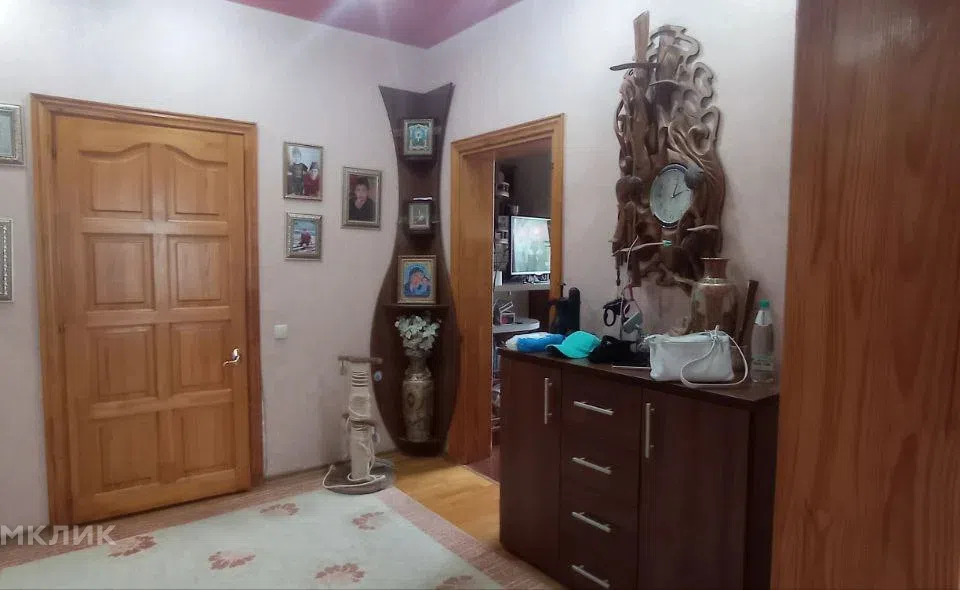 Продаётся 2-этажный дом, 244 м²