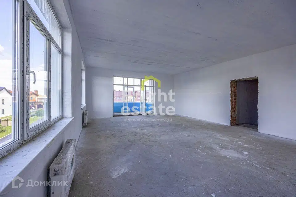 Продаётся таунхаус, 3-эт., 345 м²