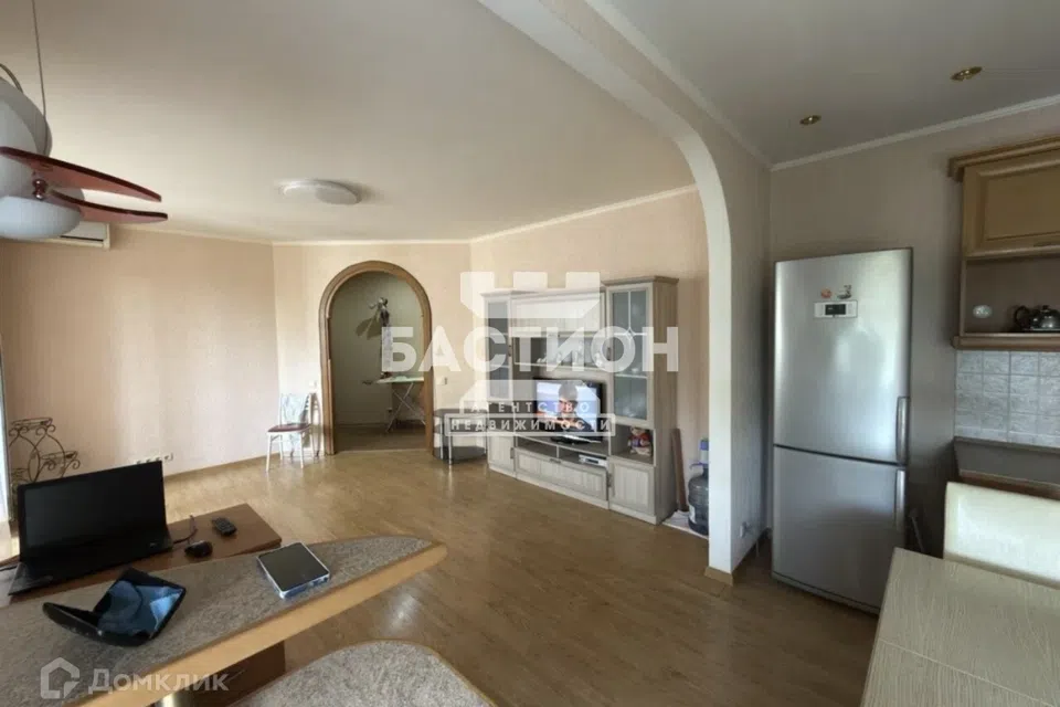 Продаётся 2-комнатная квартира, 65 м²