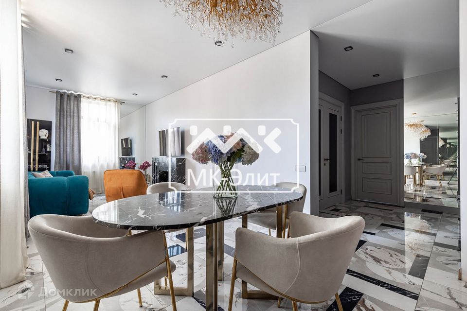 Продаётся 2-комнатная квартира, 82 м²
