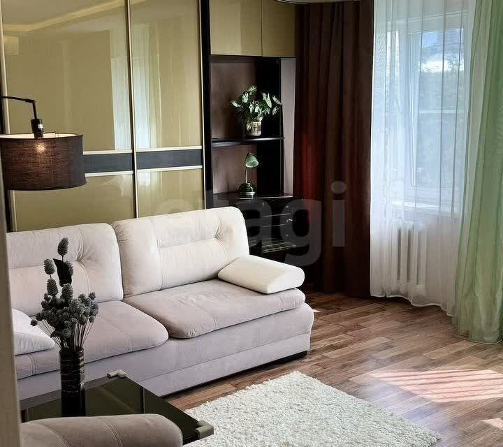 Сдаётся 2-комнатная квартира, 64.4 м²