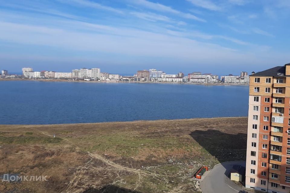 Продаётся 1-комнатная квартира, 56 м²