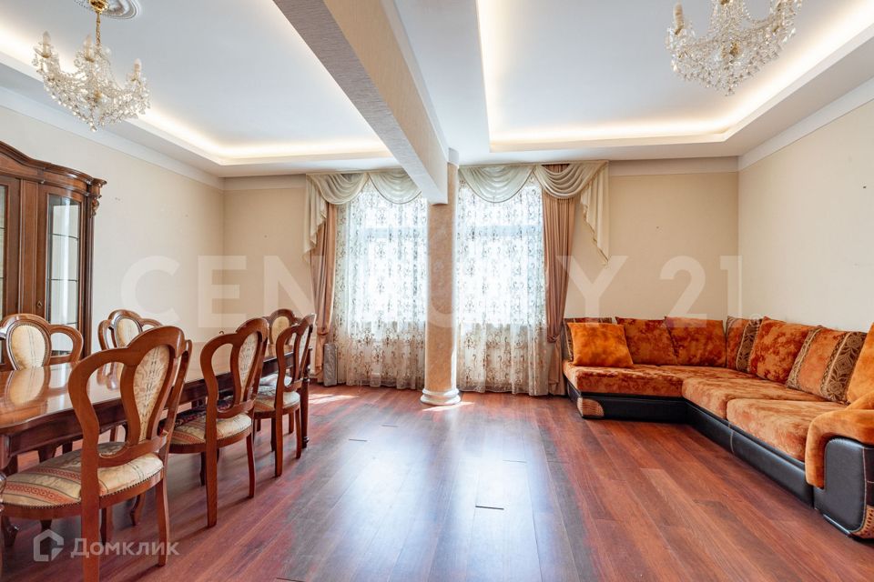 Продаётся 2-комнатная квартира, 120.2 м²