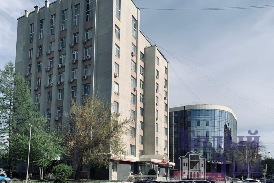 Большакова 61 екатеринбург. Улица Большакова, 61. Большакова 61 Екатеринбург на карте. Большакова 61 сколько этажей.