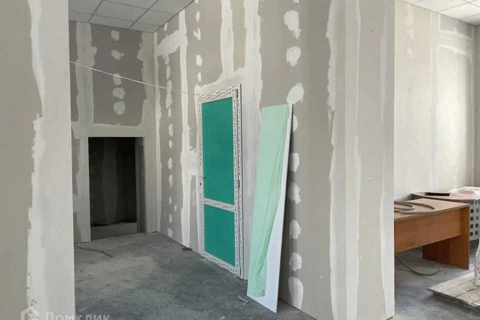 Сдаётся помещение своб. назначения, 200 м²