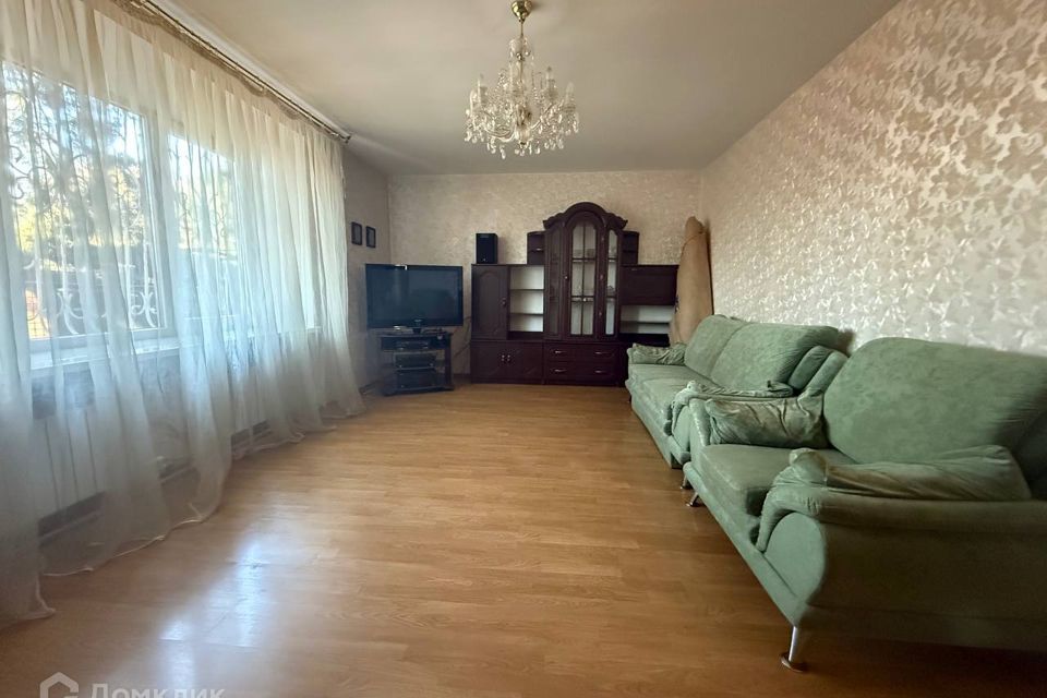 Продаётся 2-этажный дом, 258.1 м²