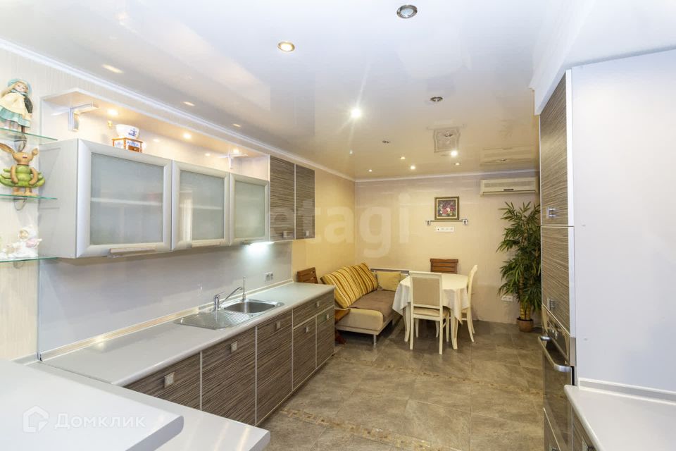Продаётся 3-комнатная квартира, 99.7 м²