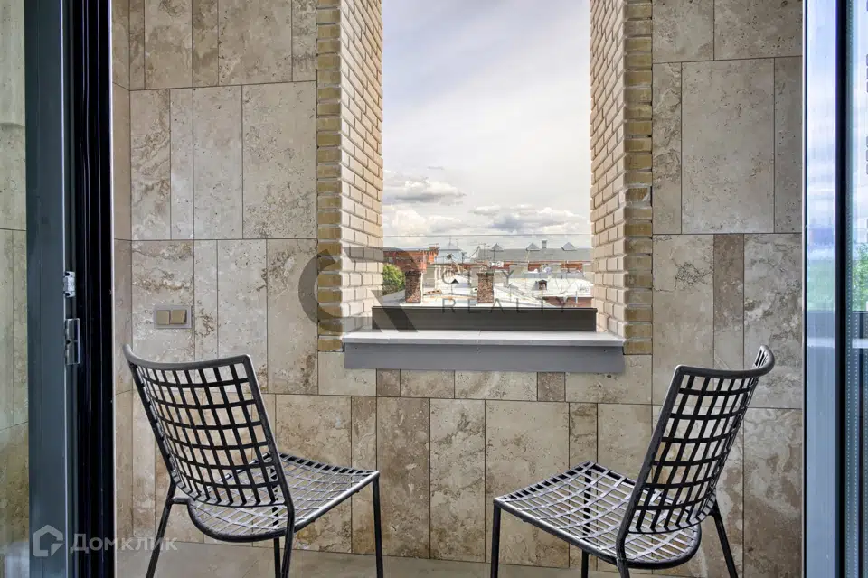 Продаётся 3-комнатная квартира, 194 м²