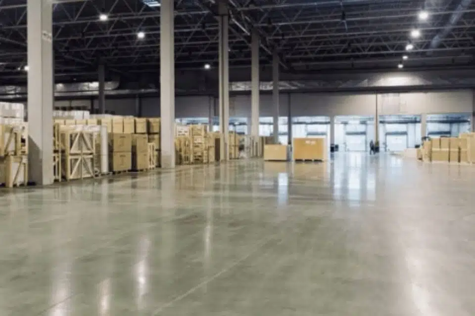 Сдаётся склад, 2000 м²