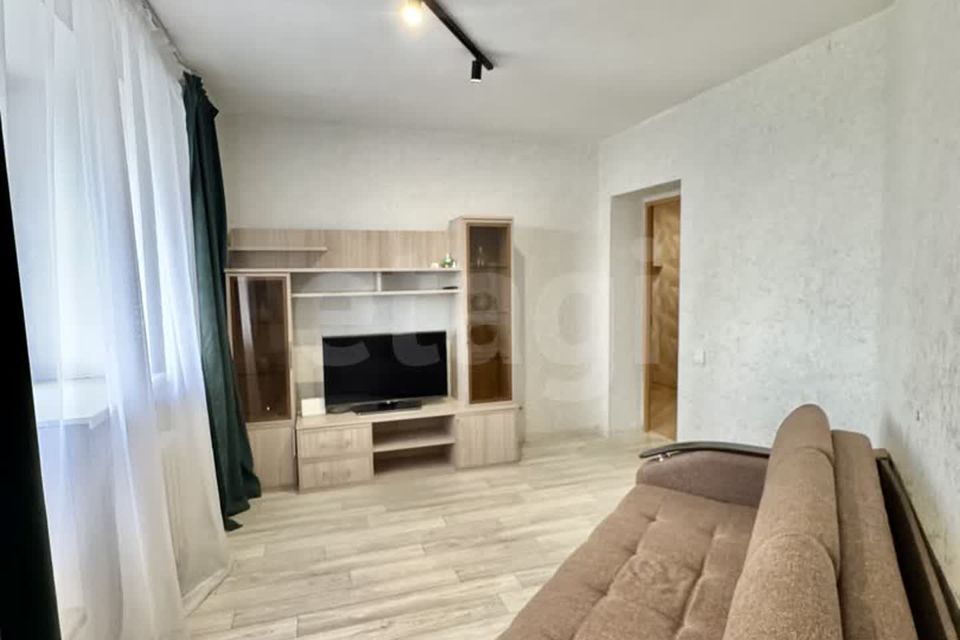 Продаётся 1-комнатная квартира, 42 м²