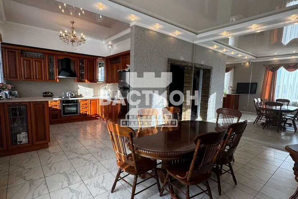 Продаётся 2-этажный дом, 252 м²