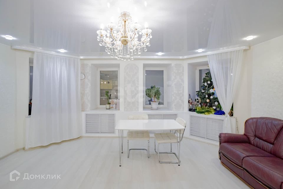 Продаётся 1-комнатная квартира, 61.3 м²