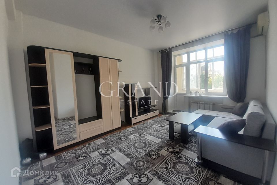 Продаётся 3-комнатная квартира, 75.8 м²